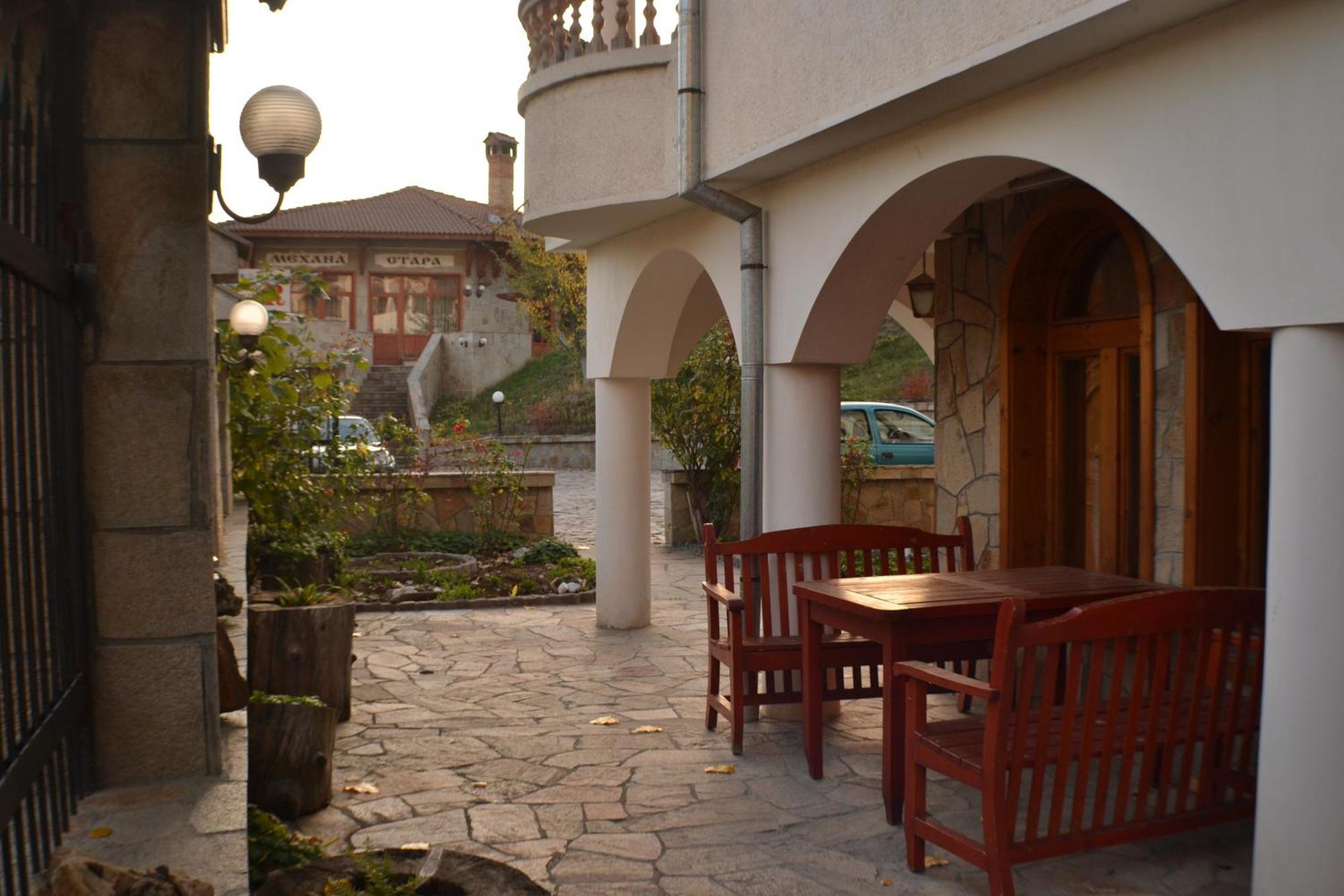 Family Hotel Silver Smolyan Exteriör bild